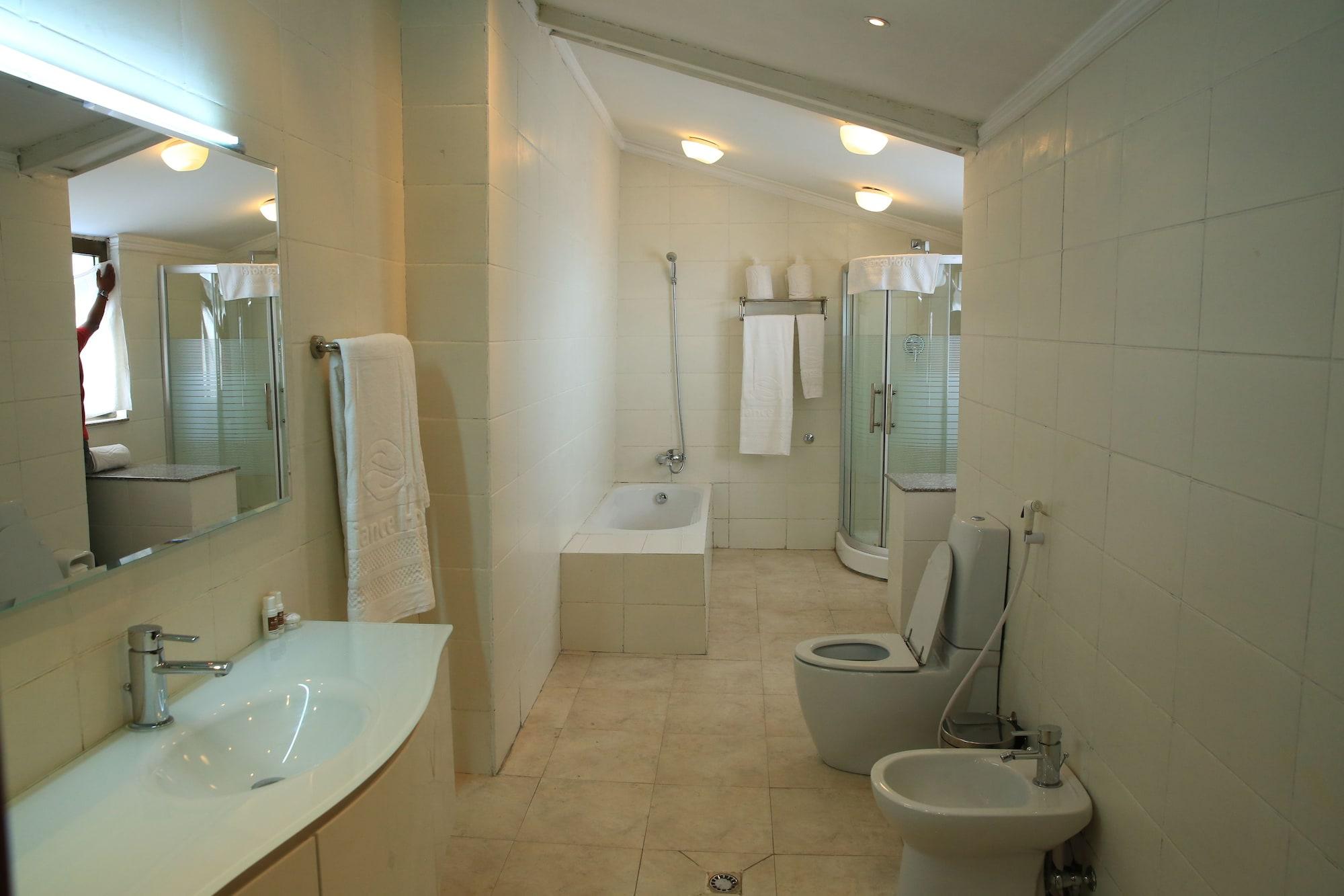 Reliance Hotel Apartment Addis Abeba Buitenkant foto